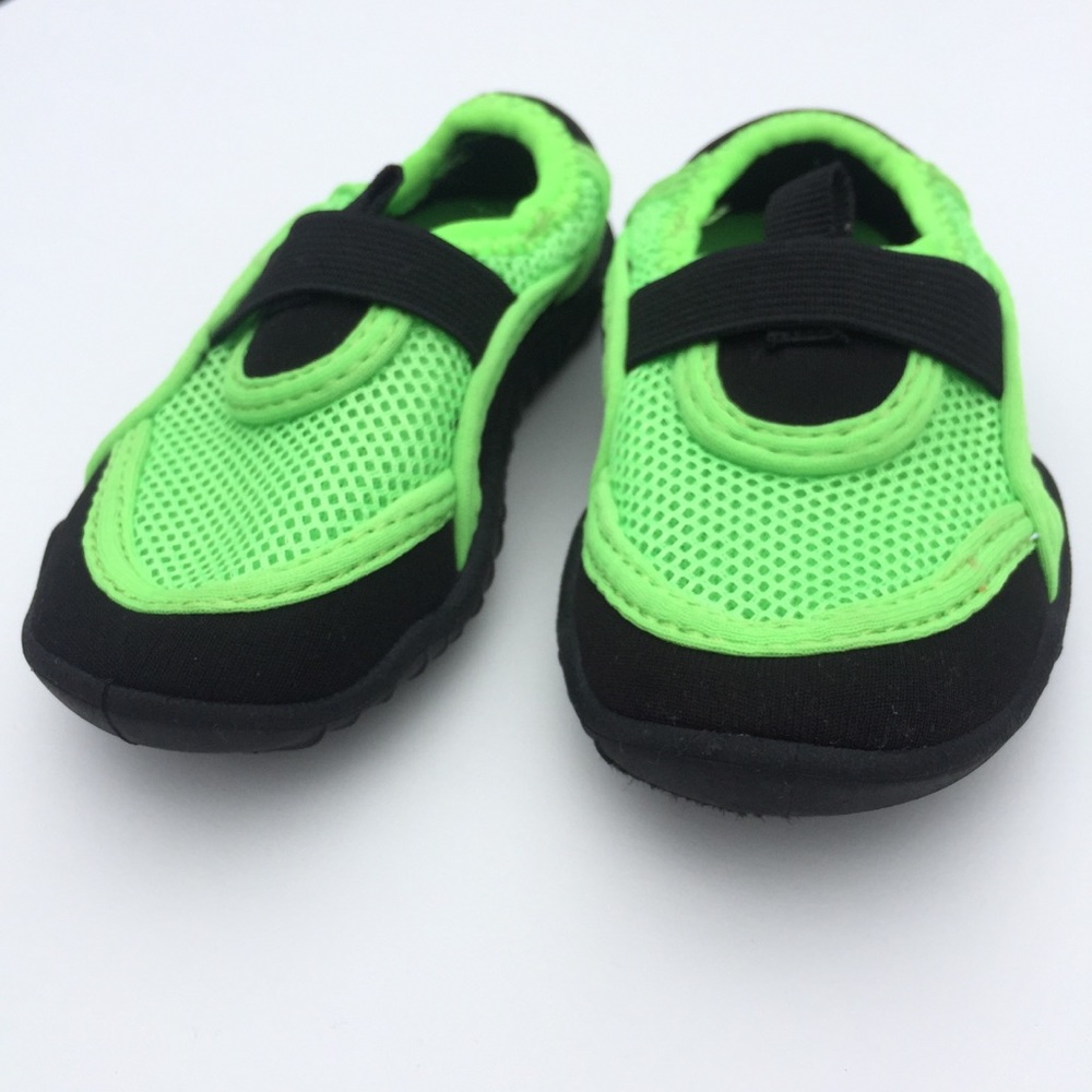 Toddler Swim Slip-on Shoes Size 5-6 EUC